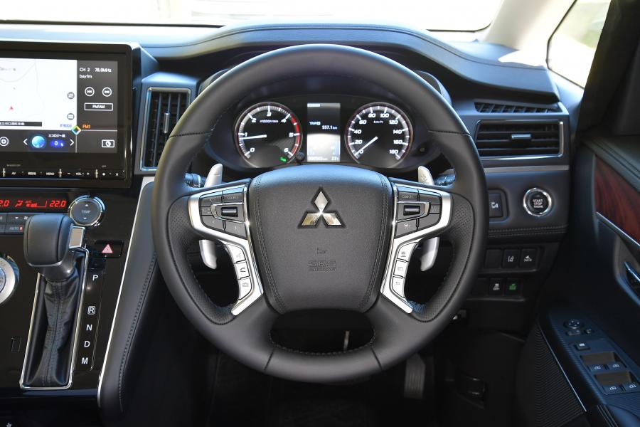 Панель приборов Mitsubishi Delica D:5 2018 года  (фото 35 из 43)